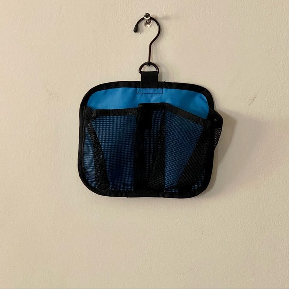 L.L. Bean Personal Organizer Toiletry Bag - Picture 9 of 12